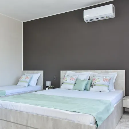 Kaleya House ゲストハウス チェルノモレツ