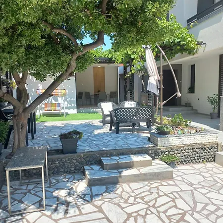 Kaleya House ゲストハウス チェルノモレツ